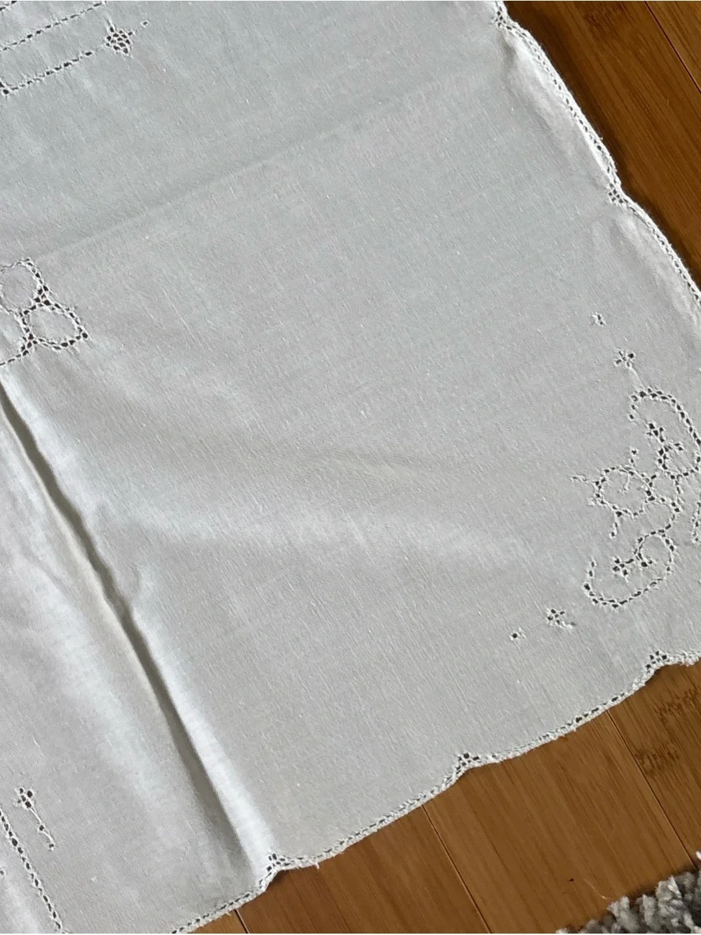 Vintage Richelieu Embroidered Cut Work White Linen Blend Tablecloth Floral Motif